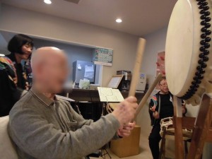 190210_お誕生日会（太鼓演奏と獅子舞演舞）（チャーム長岡京）