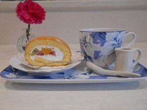 190211_フルーツロールケーキ（チャームスイート仁川）