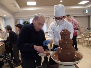 190310_チョコレートフォンデュを開催しました。（チャーム南田辺） (4)