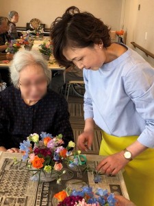 190501_【フラワーアレンジメント】～花とかかわり、人と交わる～（チャーム新大阪淡路）