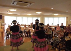 190722_フラダンス鑑賞会（チャームスイート緑地公園）