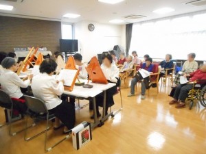 191114_『ヘルマンハープ』（チャームデイサービスセンター豊中旭ヶ丘）