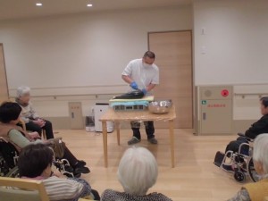 200215_スペシャルランチ：ブリの解体ショー（チャーム長岡天神）