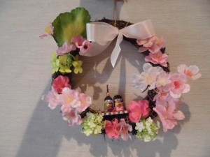 200227_ひな祭りリース(チャームスイート新井薬師さくらの森 弐番館)