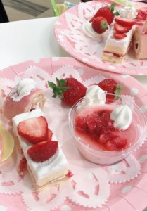 200315_いちごカフェ開催（チャームスイート緑地公園）